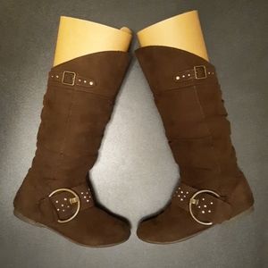 Canyon River Blues girls buckle brown boots.